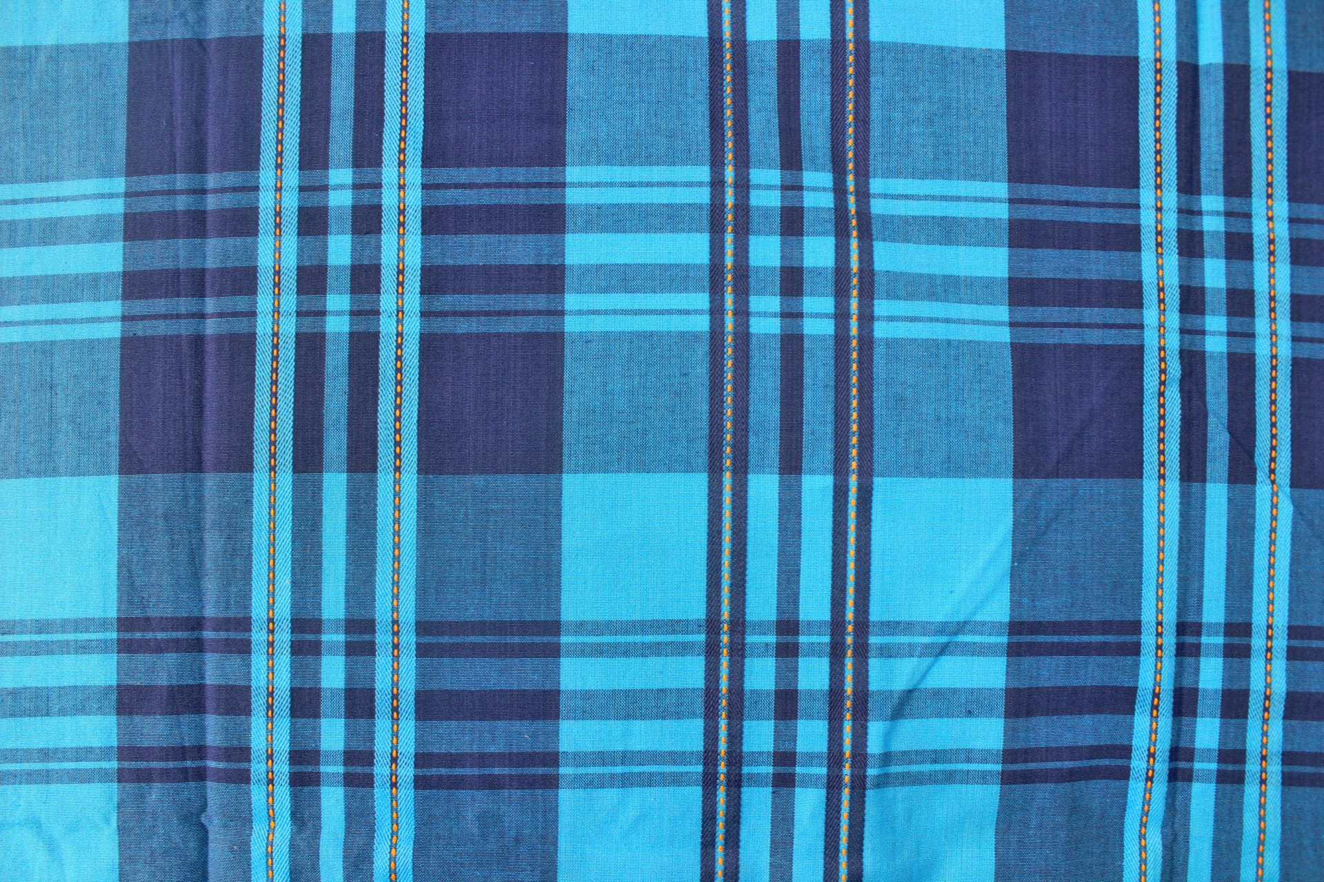 Elegant Alpha Woven 100% Cotton Handloom Bed Cover online in India