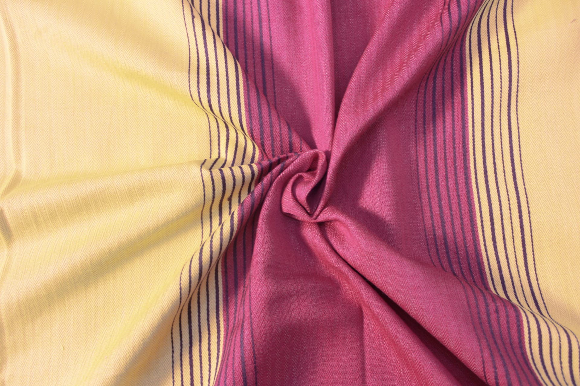 Elegant Alpha Woven 100% Cotton Handloom Bed Cover online in India