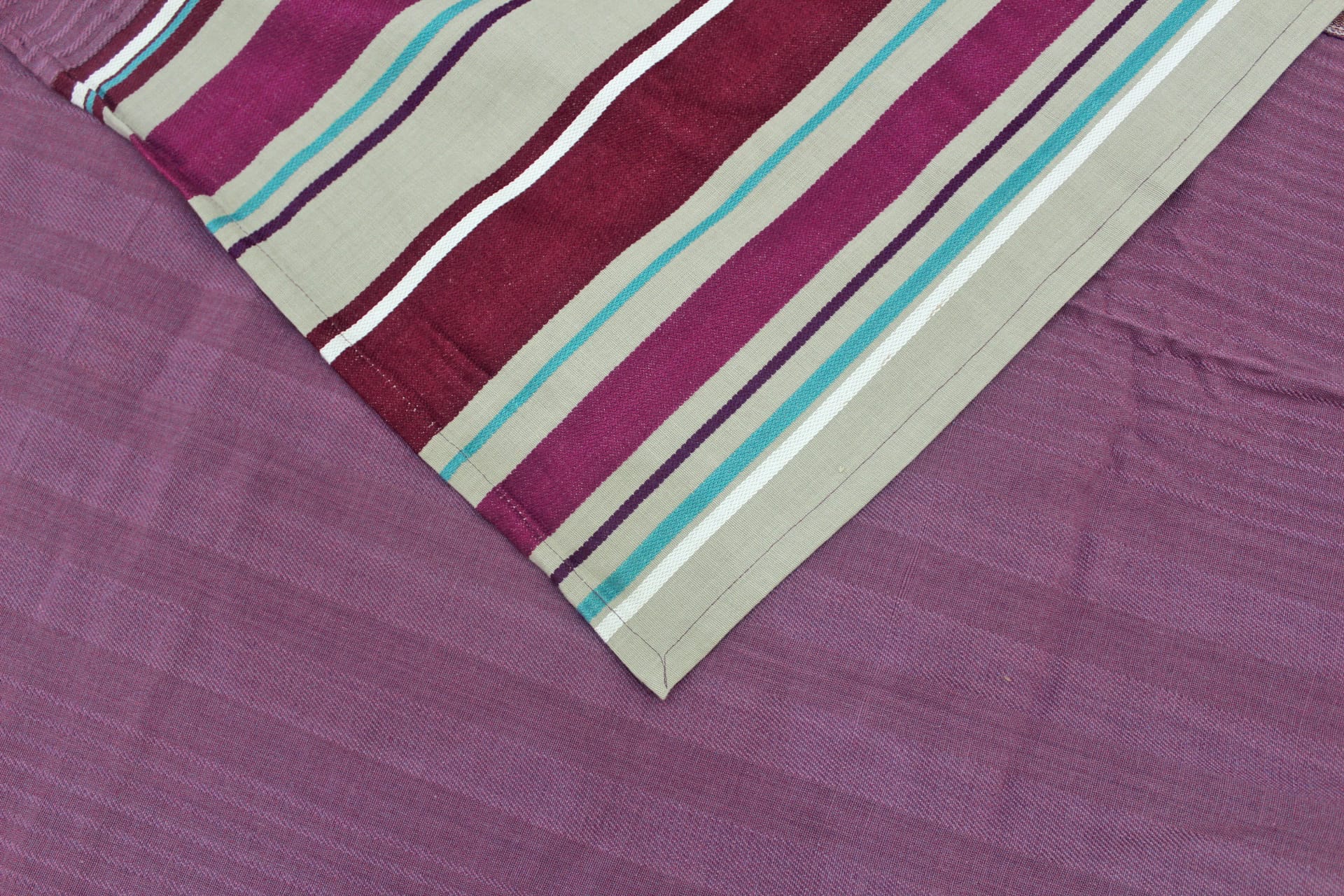 Elegant Alpha Woven 100% Cotton Handloom Bed Cover online in India