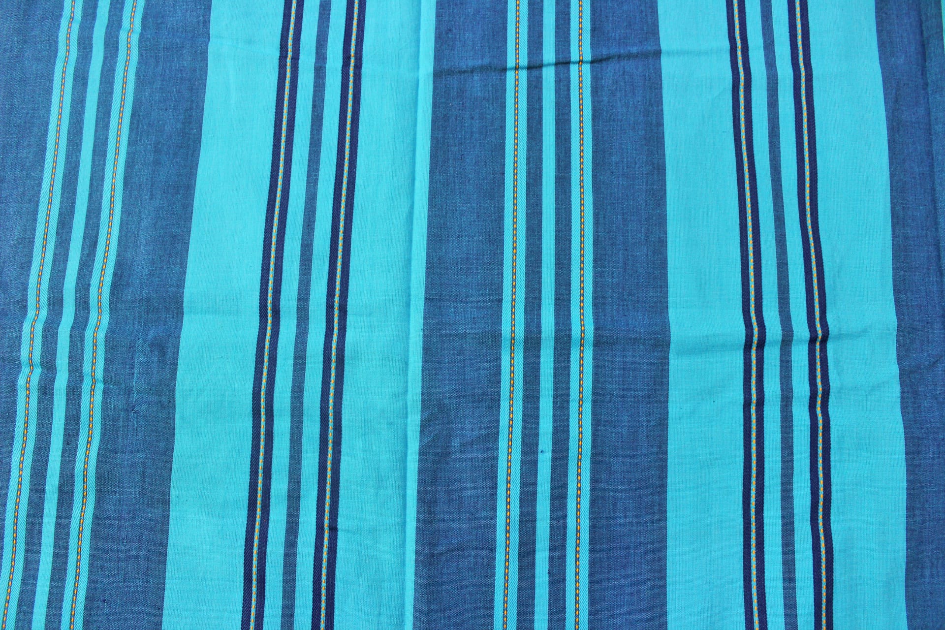 Elegant Alpha Woven 100% Cotton Handloom Bed Cover online in India