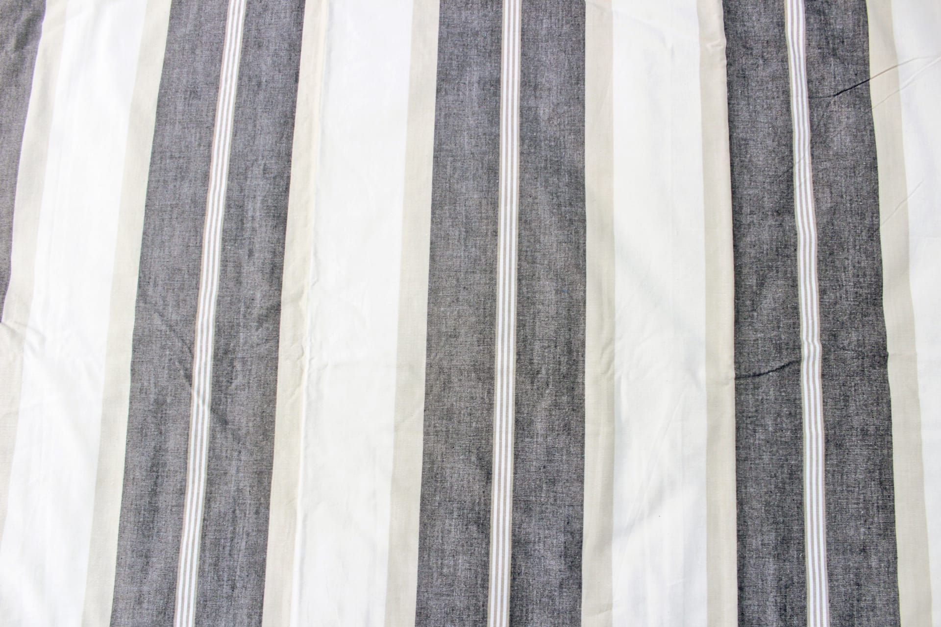 Elegant Alpha Woven 100% Cotton Handloom Bed Cover online in India