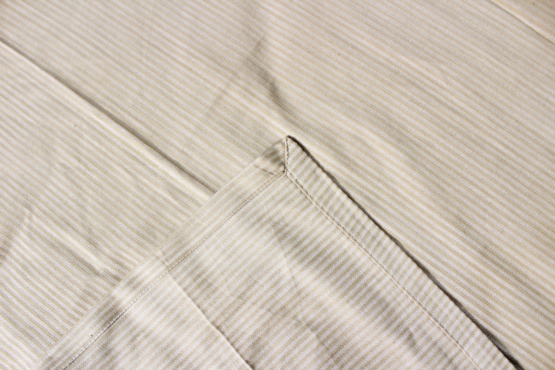Elegant Alpha Woven 100% Cotton Handloom Bed Cover online in India