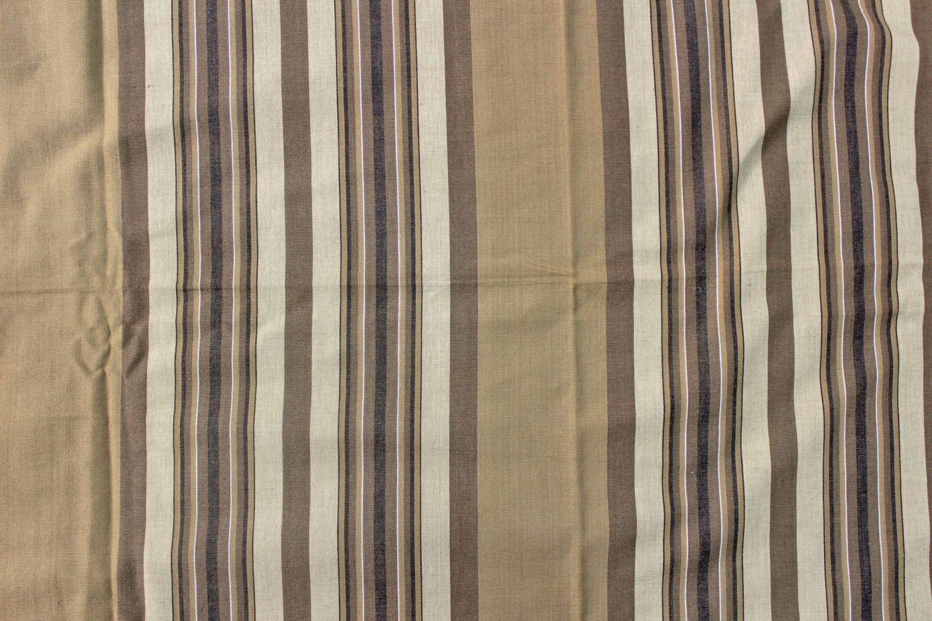Elegant Alpha Woven 100% Cotton Handloom Bed Cover online in India